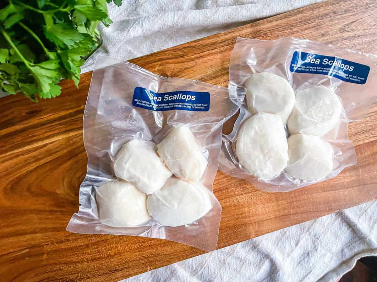 Sea sena scallops in a vacuumed pack.