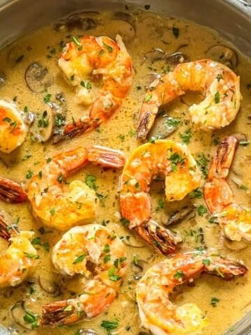 Shrimp Marsala in skillet.