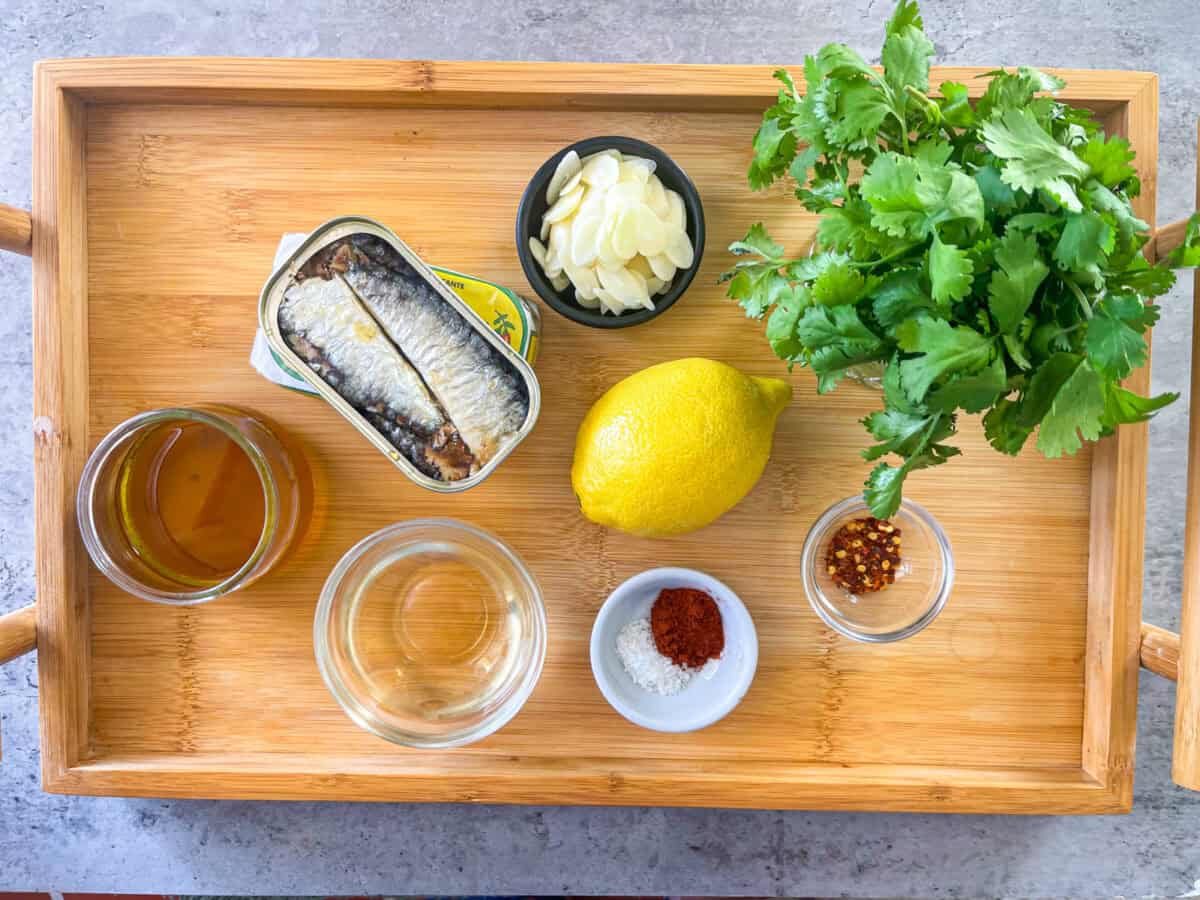 Ingredients for Sardine In garlic.
